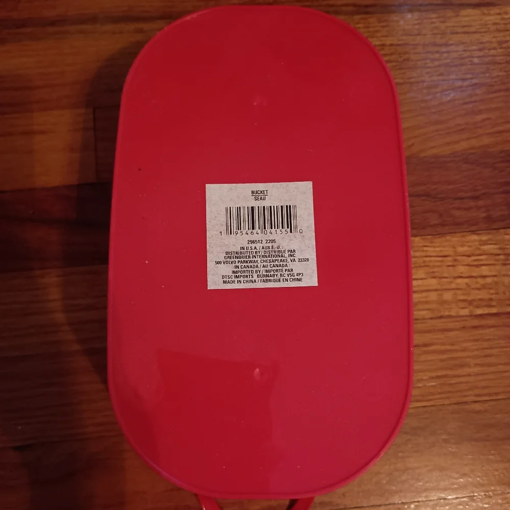3/10 ⭐ NEW Red and White Merry Christmas Plastic Basket Bin Container